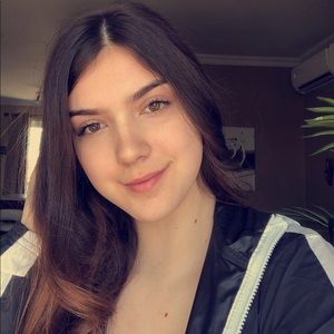 Meet your Posher, Noémie